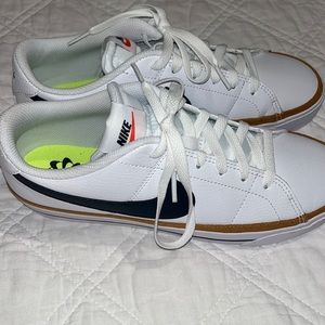 Brand New Nike court legacy 8.5